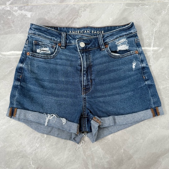 American Eagle Outfitters Pants - Women’s American Eagle Stretch Distressed Mom Short Jean Shorts Size 2